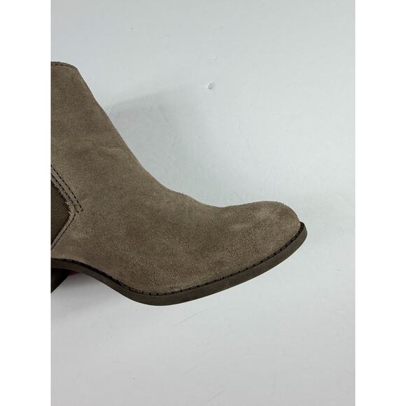 Me Too Suede Taupe Zoey Ankle Booties size 9 Women's - Picture 5 of 13
